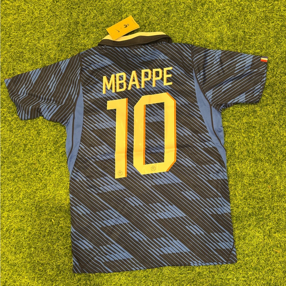 Men’s Mbappe #10 France World Cup Jersey 2026 - Picture 2 of 2